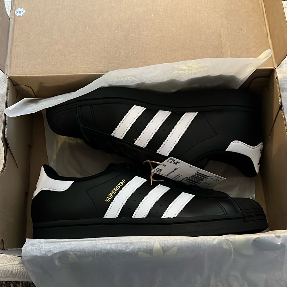 Adidas black superstar